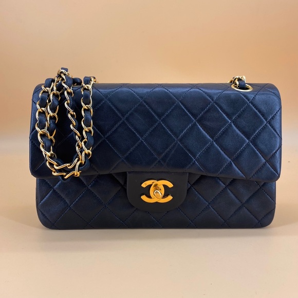 Chanel 24K Gold Classic Flap medium size - Picture 7 of 16